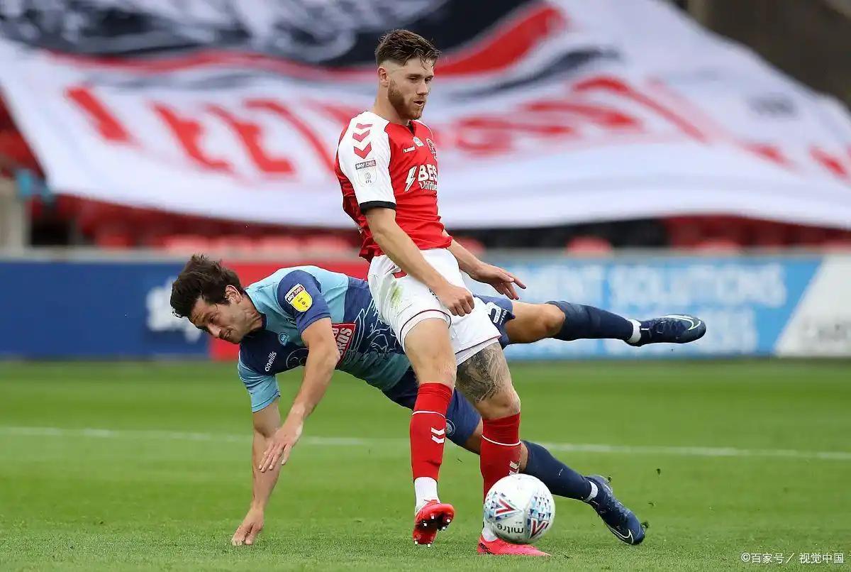 包含布罗姆利主场失利，英乙中游球队备战季后赛的词条