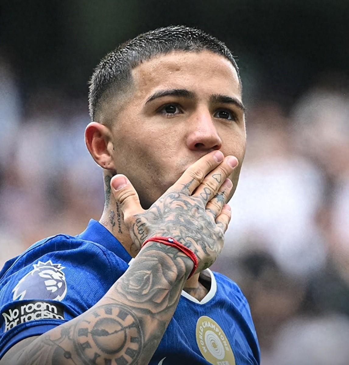 关于皇马连胜追赶领头羊拜仁，尤文图斯欧洲豪门之争相持不下，比赛重火力对决引日夜不停的信息