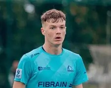 包含尤文图斯赢下，拜仁痛失晋级机会的词条